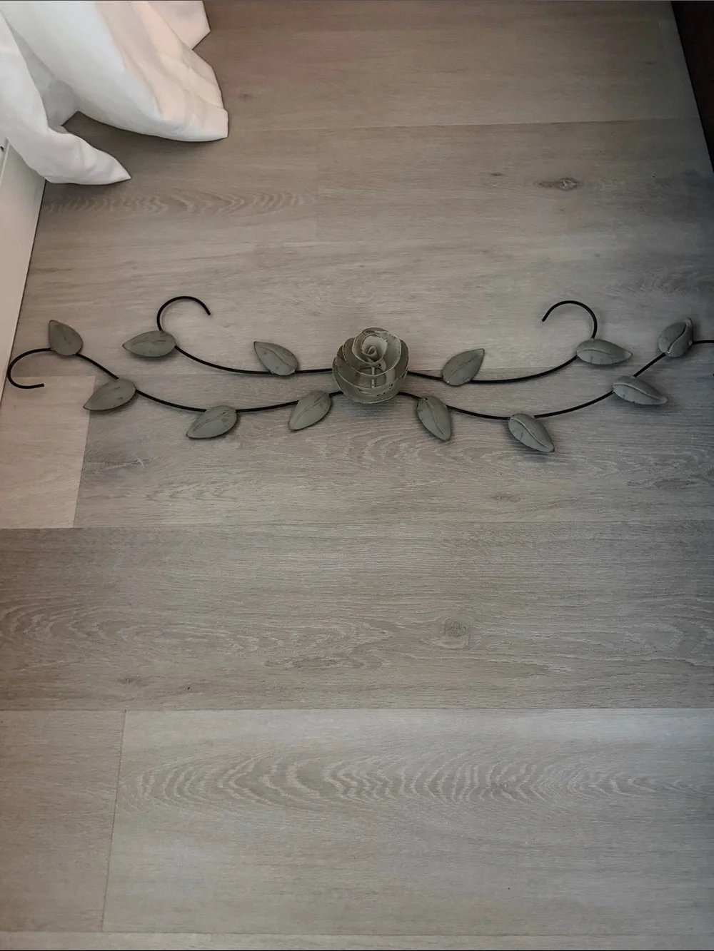 Decorative Metal Wall Vine with Gray Flower